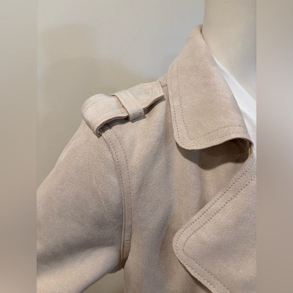 Tahari Light Beige Faux Leather Trench Coat with Waist Tie, Size Medium - Picture 10 of 16